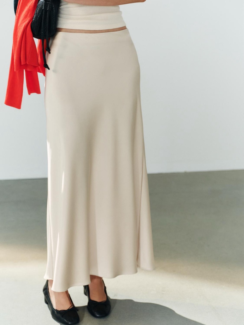 Zara Elegant Cream Satin A-Line Skirt - Picture 6 of 8